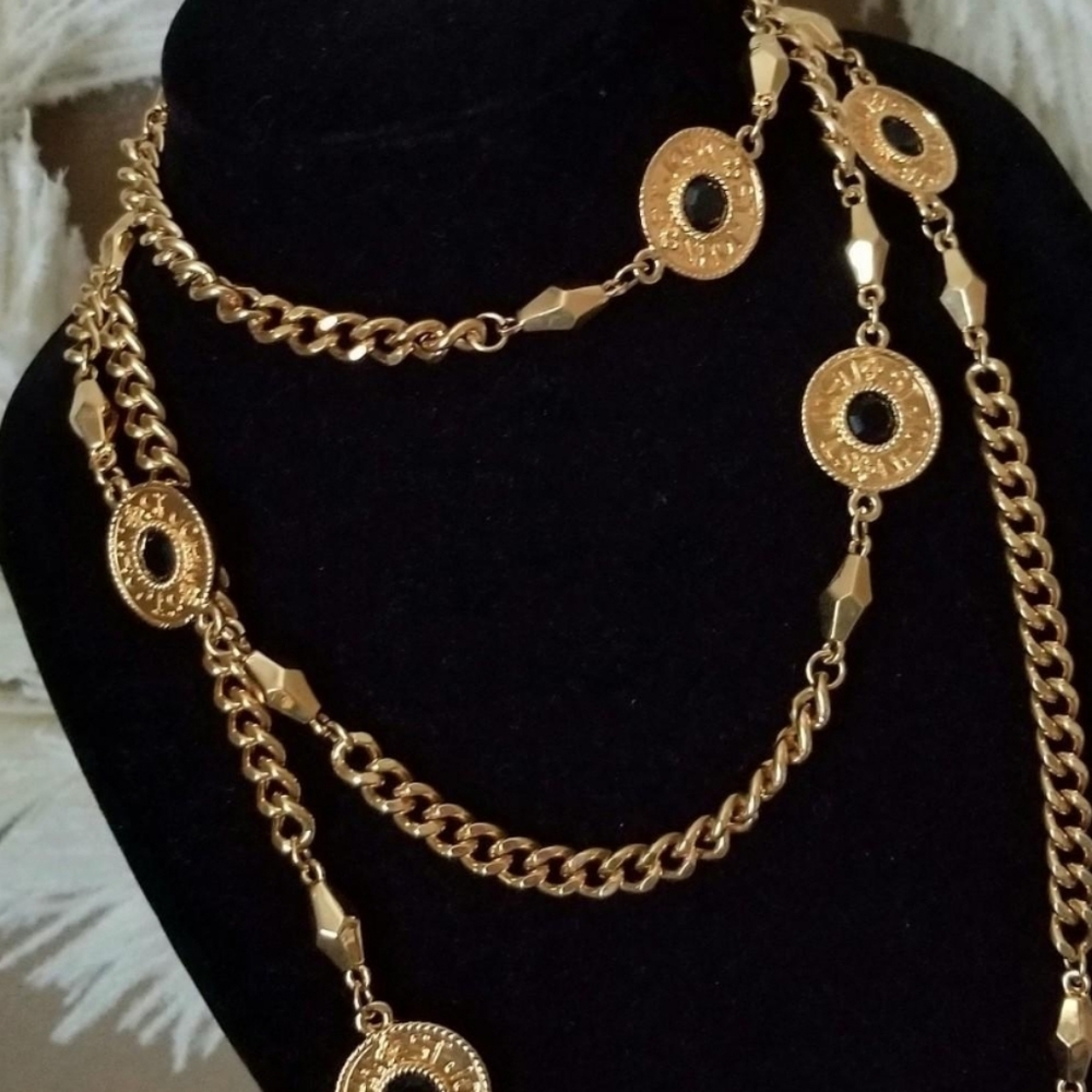 ❗Vintage St. John Gold Plated Jewel Button Logo Chain Necklace 31"❗
